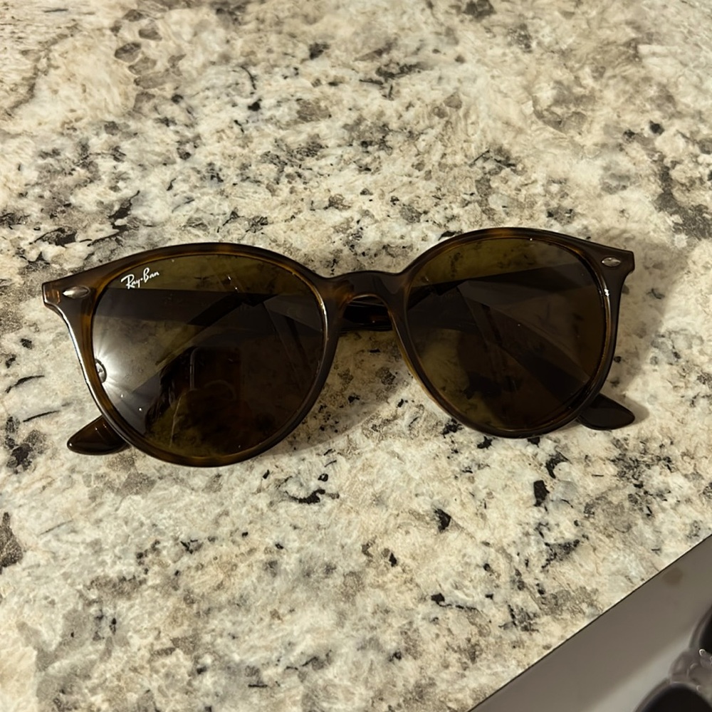 Women’s ray bans.